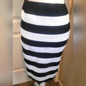 Express black and white striped skirt Size small EUC